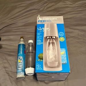 Sofa stream in box, refill canister & bottle